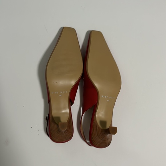 Red leather Nine West heels. BNWT. Size 7. Can be dressed up or down. - Picture 4 of 6